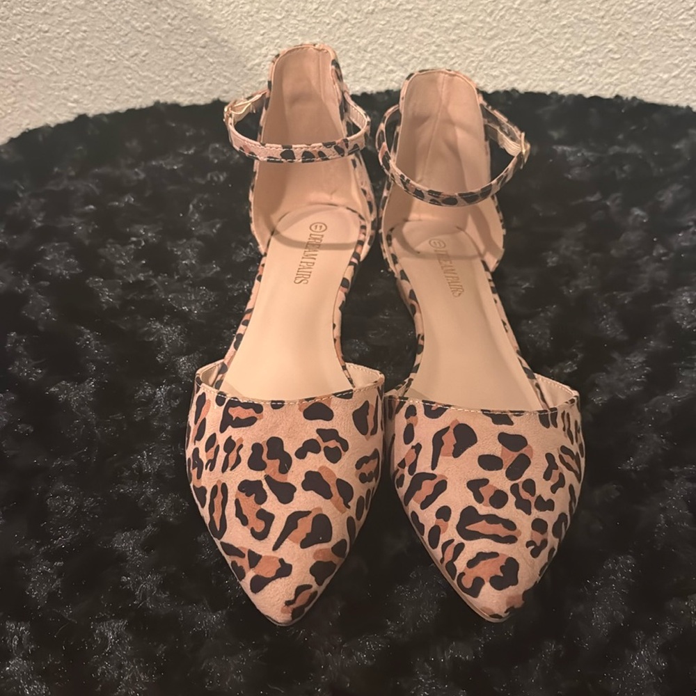 Dream Pairs Leopard Print D’orsay Ankle Strap Flats EUC Womens Size 11